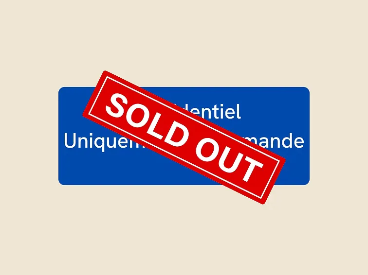 Plaque bleue « Confidentiel — uniquement sur demande », barrée d’un tampon rouge « Sold out » : ce business a été vendu.